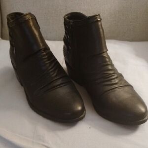 Baretrap Boots! Worn Once!
